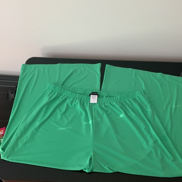 Slinky Brand Summer Green Flowy capris women 1X STRETCHY Classic Wider Leg - Picture 6 of 9